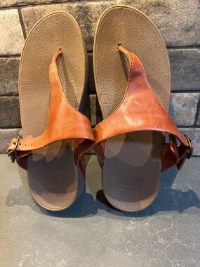 Fit Flop Lulu adjustable toe-post Leather Thong Sandals